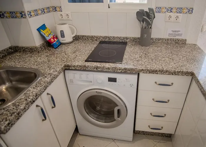 Skol 205a With Sea And Pool Views *